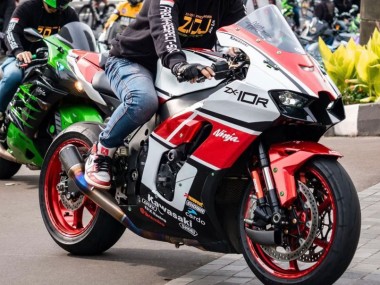 2021-2025 Kawasaki ZX10R Motorcycle Fairings - White Red Black UK